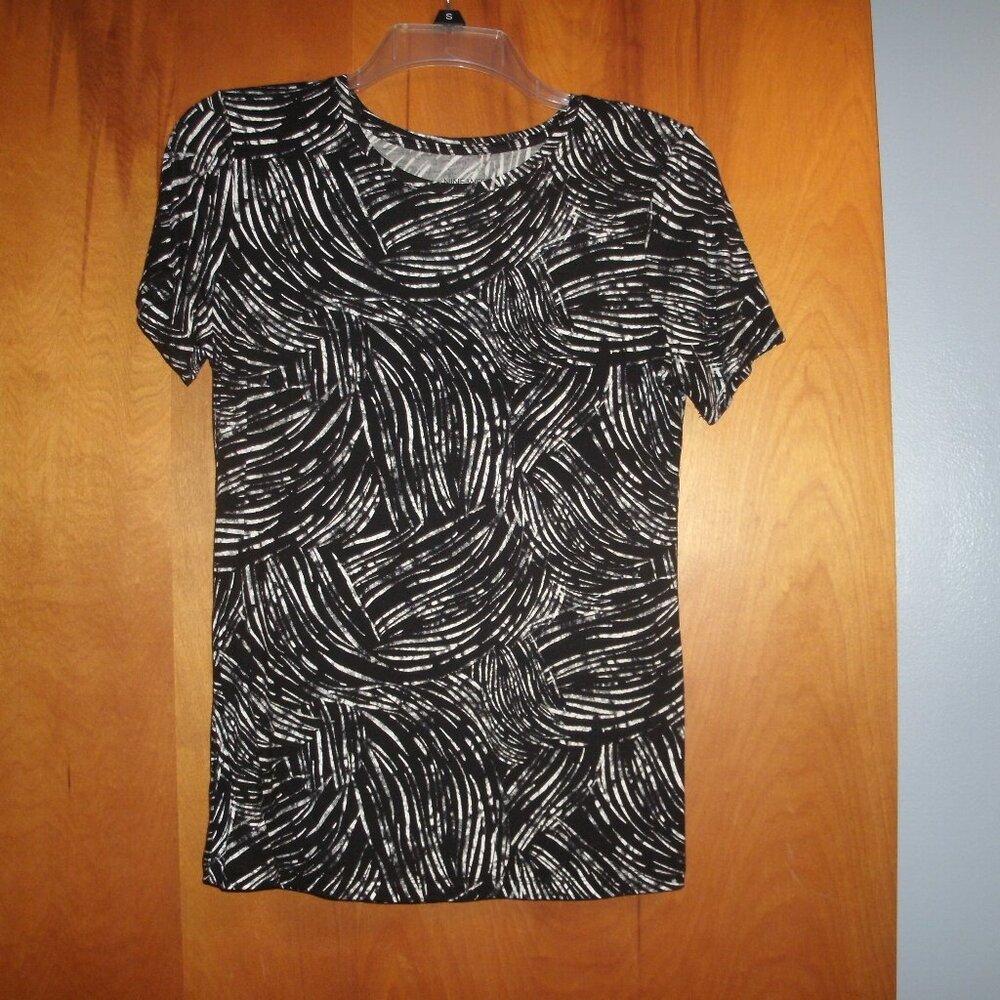 Nine West Crew Neck Tee Size XS
